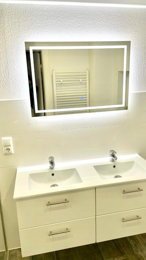 Geraeumiges City-Apartment Mit 2 Badezimmer Und Parkplaetzen D46-Og Oldenburg Exterior foto