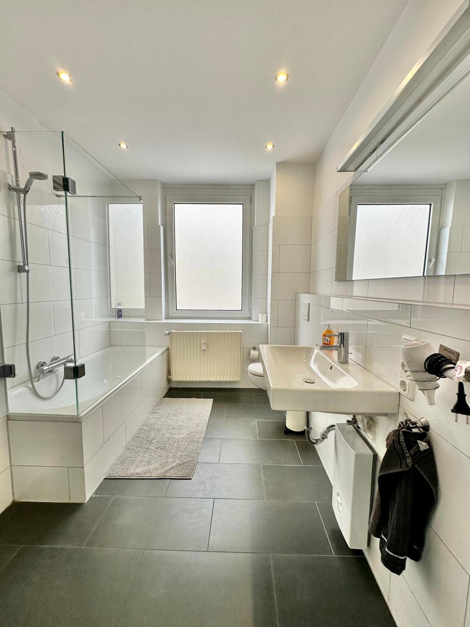 Geraeumiges City-Apartment Mit 2 Badezimmer Und Parkplaetzen D46-Og Oldenburg Exterior foto
